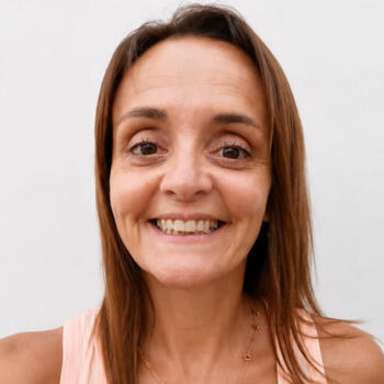 Babysitter in Lisbon: Dora