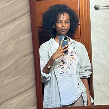 Babysitter Kigali: Bella