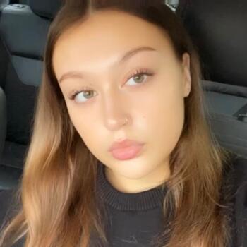 Babysitter in Bromley: Summer