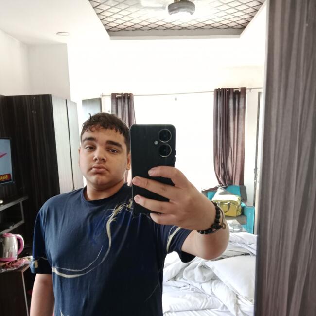 Babysitter in Delhi: Riyansh Arora