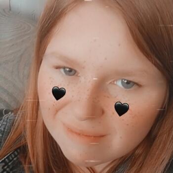 Babysitter in Kirkcaldy: Chloe