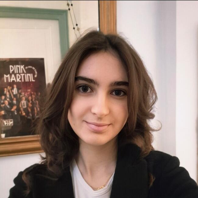 Babysitter in Joinville-le-Pont: Eva