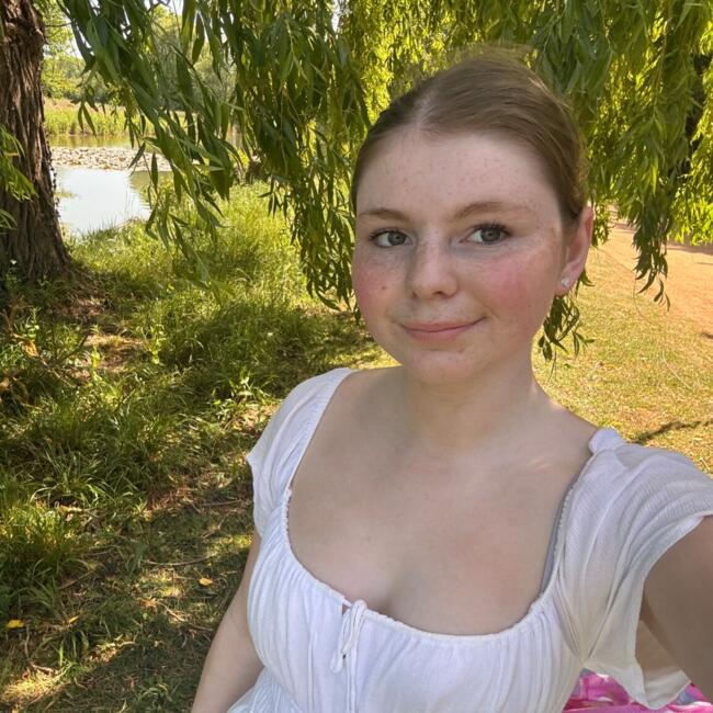 Babysitter in Dunstable: Ruby