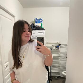 Baby-sitter Six-Fours-les-Plages: Lea