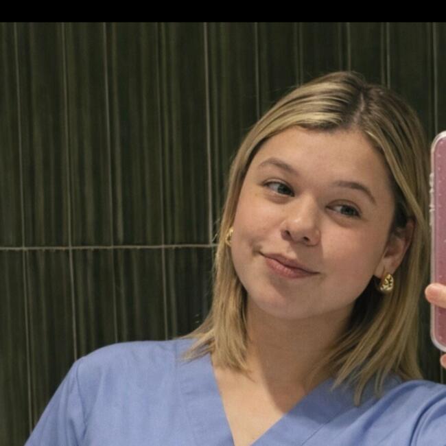 Babysitter in Madrid: Nicol