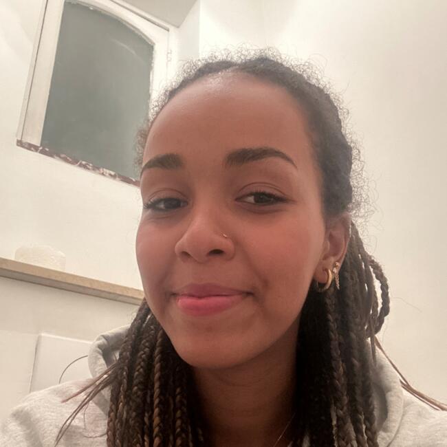 Babysitter in Etterbeek: Adriana