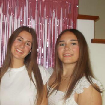 Babysitter in Poussan: Emmie et Elea