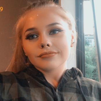 Babysitter in Nelson: Katie Phillipps