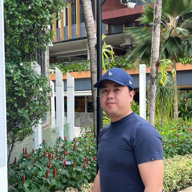 Lowongan pekerjaan babysitting di Jakarta: Reza