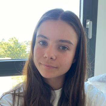 Babysitter in Saint-Brieuc: Emma