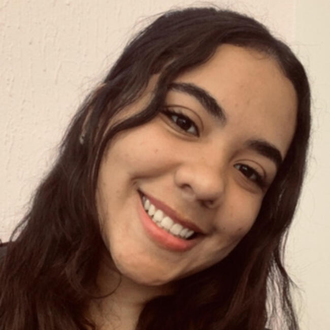 Babá em Sertãozinho: Carol Belan