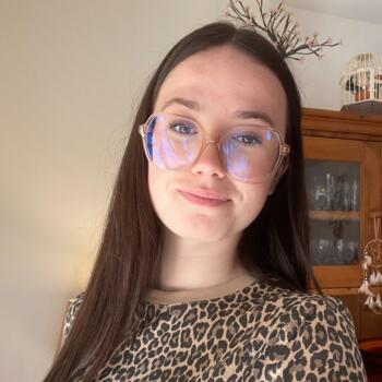 Babysitter in Martigues: Ella