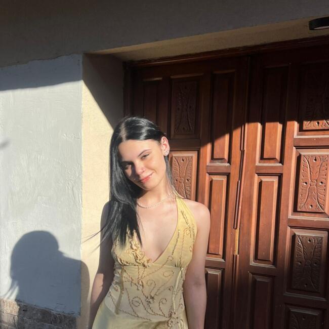 Babysitter in Castelldefels: Nicole