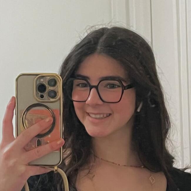 Babysitter in Lyon: Ines