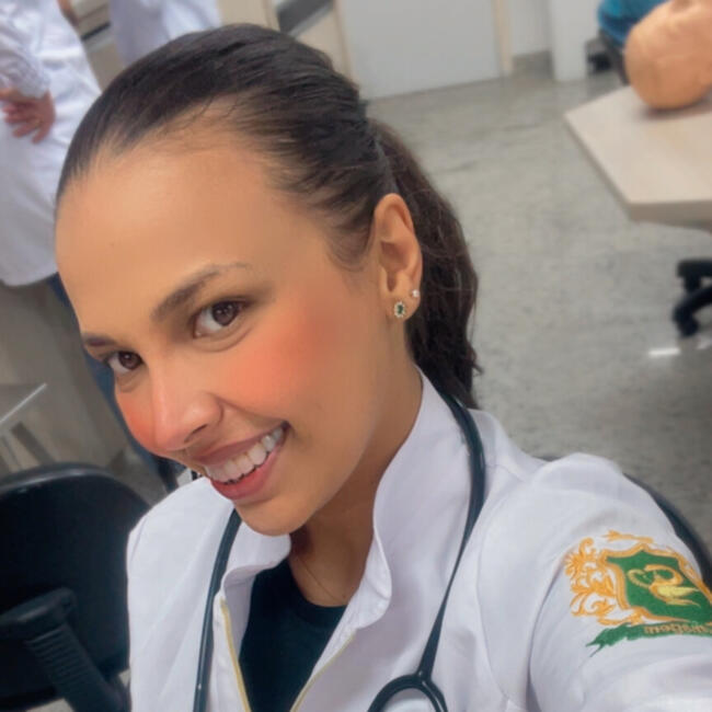 Babá em Parnamirim: Aldilene