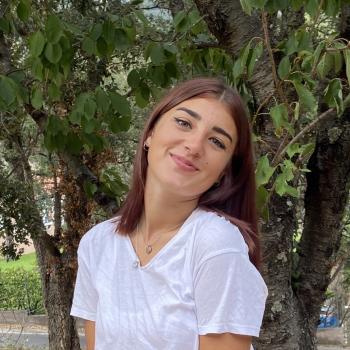 Baby-sitter in Toulon: Nohélie