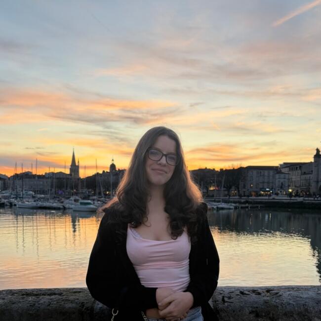 Babysitter in La Rochelle: Tiffany
