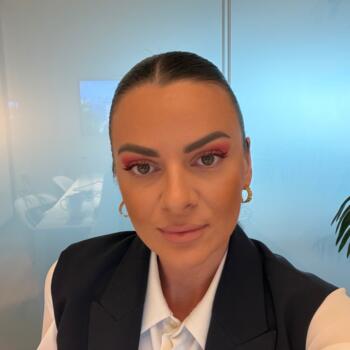 Δουλειά για babysitter στην περιοχή Νέον Ρύσιον: δουλειά φύλαξης παιδιών Stella