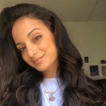 位於卧龙岗市的臨時保母: FRANCESCA