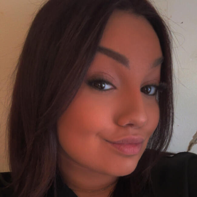 Babysitter in Échenoz-la-Méline: Leana