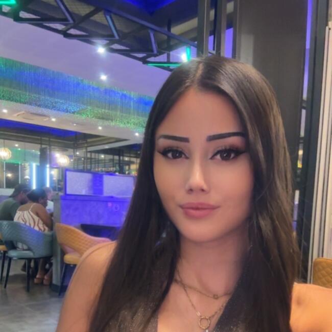 Babysitter in Saint-Jean-de-Gonville: Lorena