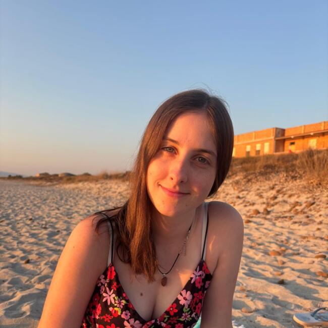 Babysitter in Aylesbury: Molly