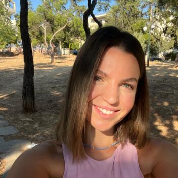 Babysitter Athens: Irida