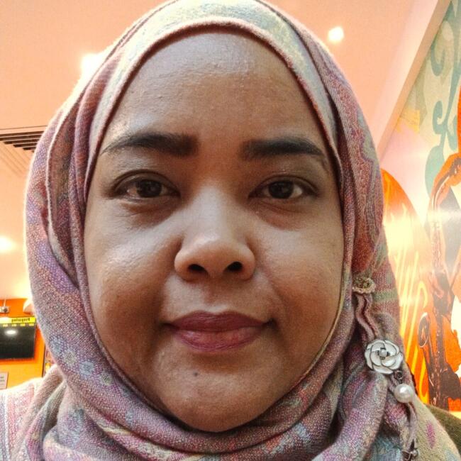 Babysitter in Singapore: Nura