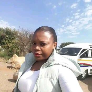 Babysitter in Motherwell: Asanda
