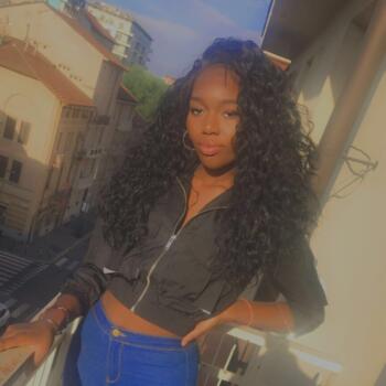Babysitter in Antibes: Awa