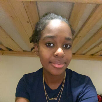 Babysitter em Pontinha: Julia