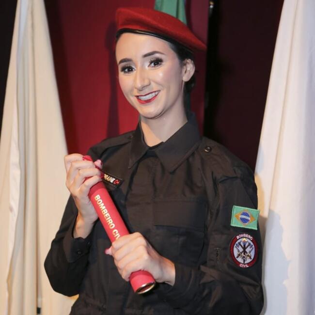 Babysitting job in Nova Lima: Lorraine Souza Ribeiro