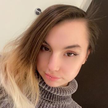 Baby-sitter in Edmonton: Alexandria