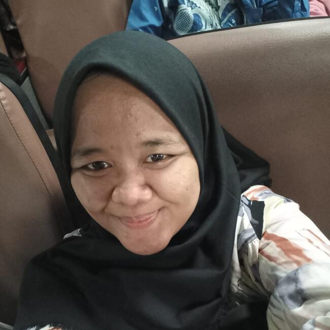 Nanny in Jakarta: Puji