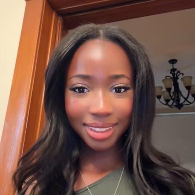 Baby-sitter in Montréal: Mary