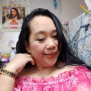 جليسة أطفال في دبي: Jewelin