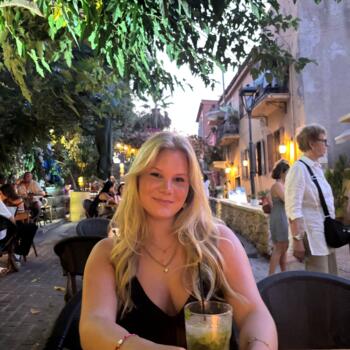 Babysitter in Kapellen: Famke