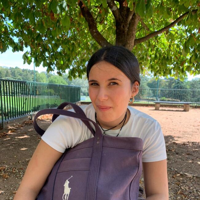 Babysitter in Saint-Fons: Ines