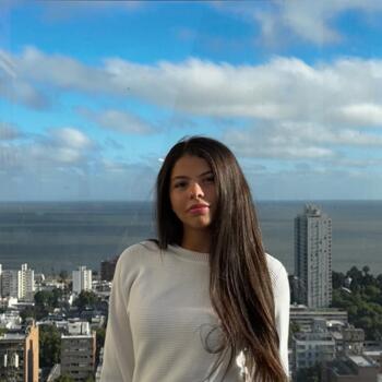Babysitter in Montevideo: Valentina