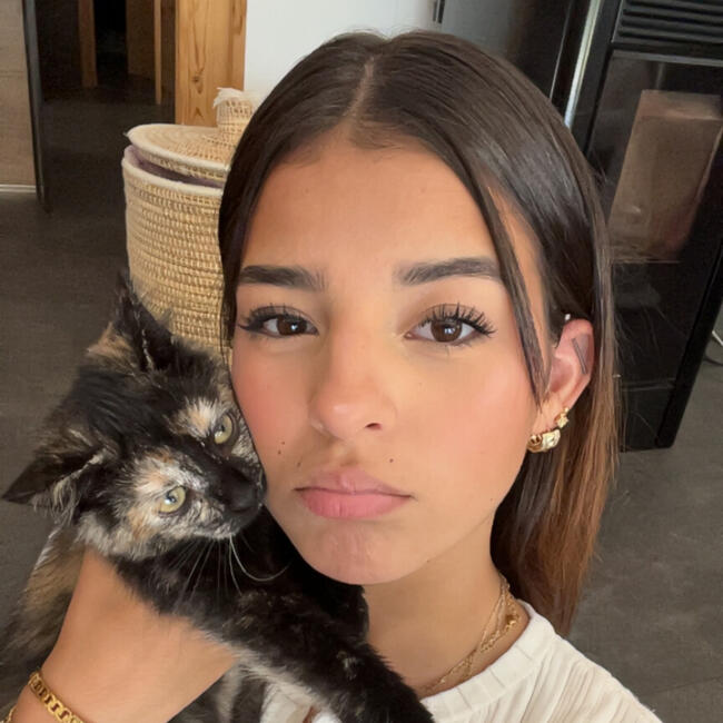 Babysitter in Saint-Pierre-en-Faucigny: Assia