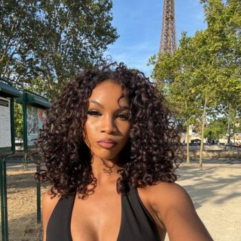 Babysitter in Villenave-d'Ornon: Indira