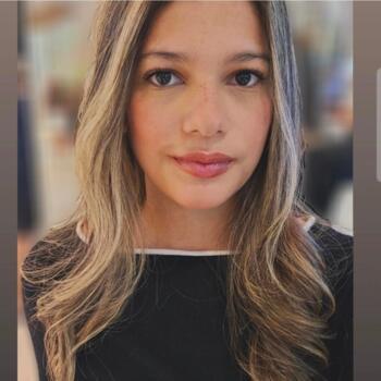 Babysitter in Rio Branco: Débora