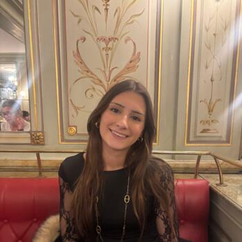Babysitter in Bordeaux: Leni