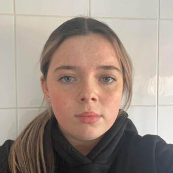 Babysitter in Edinburgh: Amy