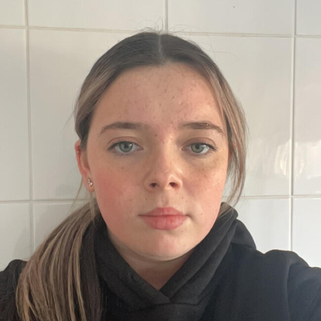 Babysitter in Edinburgh: Amy