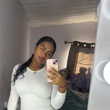 Babysitter Azusa: Ashley