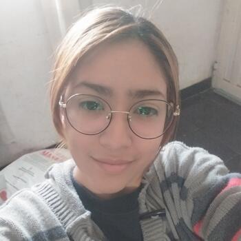Babysitter in Catamarca: Mia
