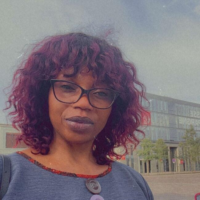 Babysitter in Tours: Hawa
