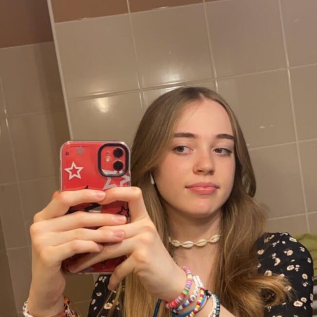 Babysitter in Montmorency: Eva