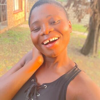 Babysitter Newcastle: Nthabiseng